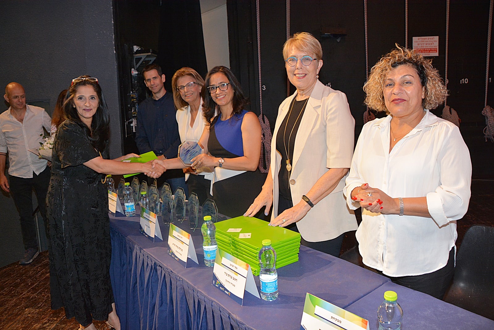 אנשי החינוך המצטיינים 