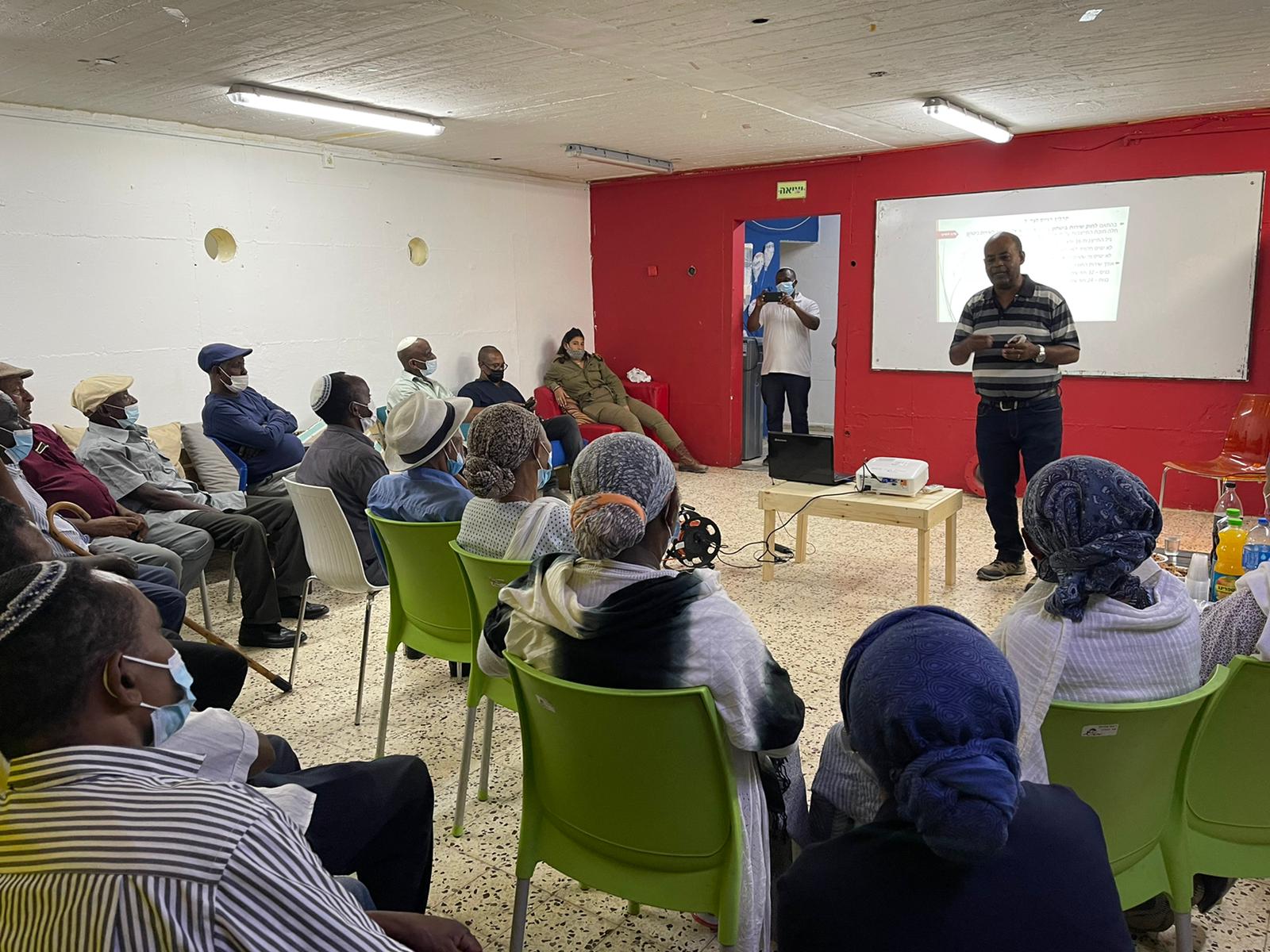 סדנת היכרות עם הצבא בשפה האמהרית