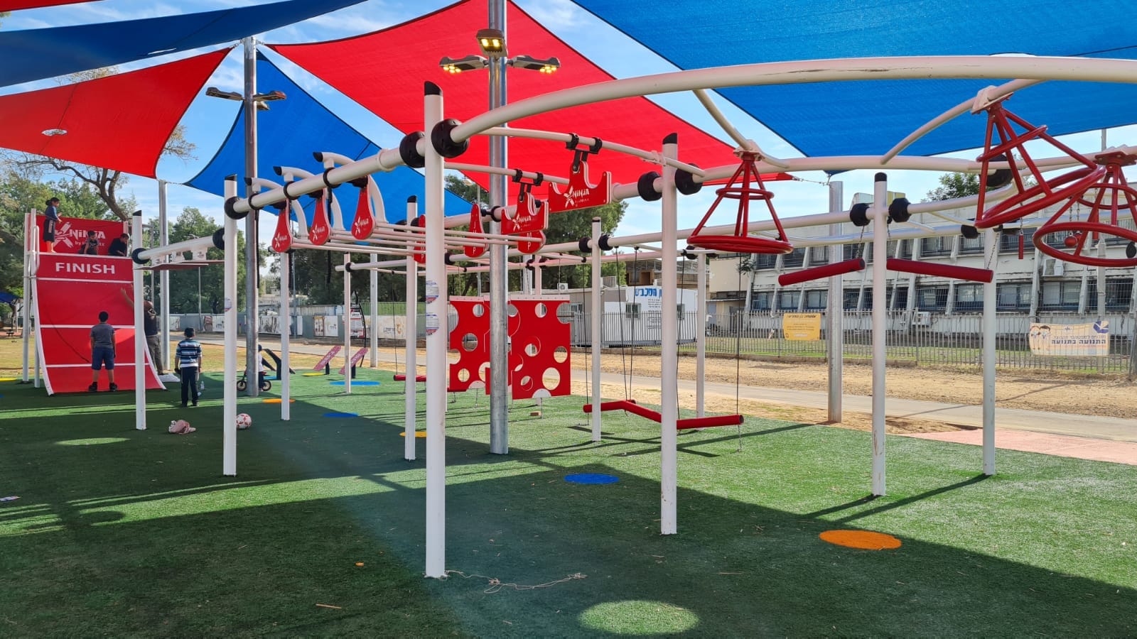 מתחם נינג'ה ופוצ'יוולי: פארק קנדה עבר פיתוח