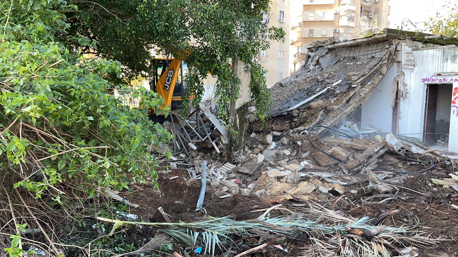 במסגרת העבודות יוכשר חניון בן כ-20 מקומות ויבוצעו עבודות ניקוז