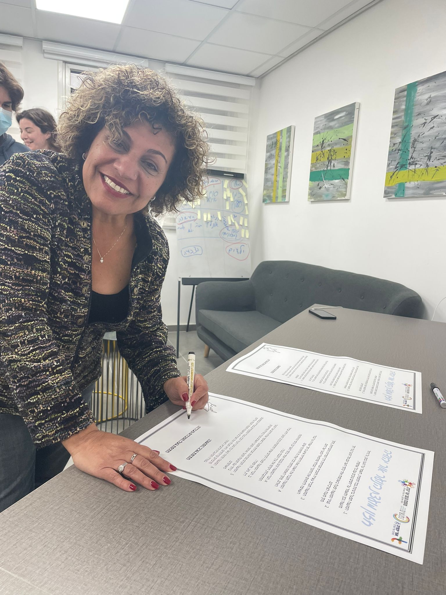 בשיאו של האירוע, חתמו כולם על חזון המועצה