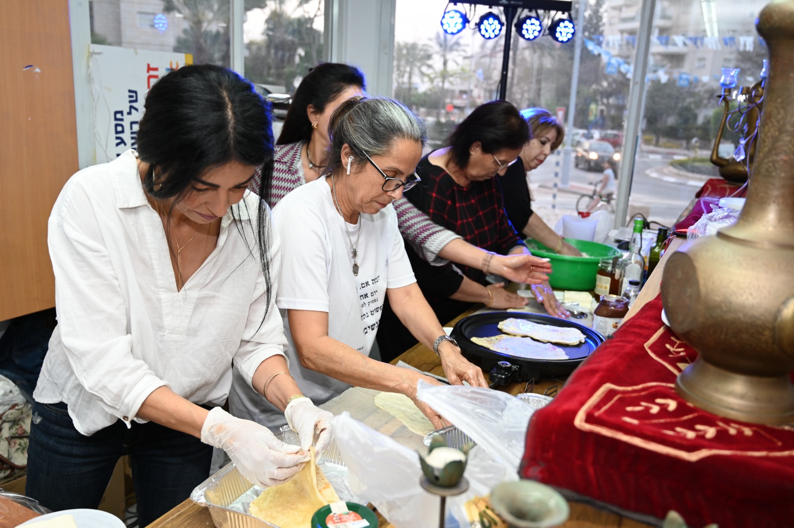האימהות למען עומריקי דאגו להכין את המופלטות