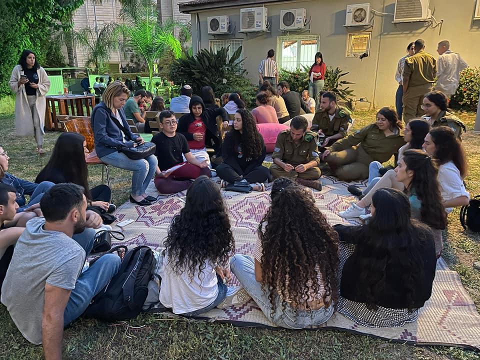 לאחר העדות התקיימו מעגלי שיח בנושא גזענות ושנאת חינם