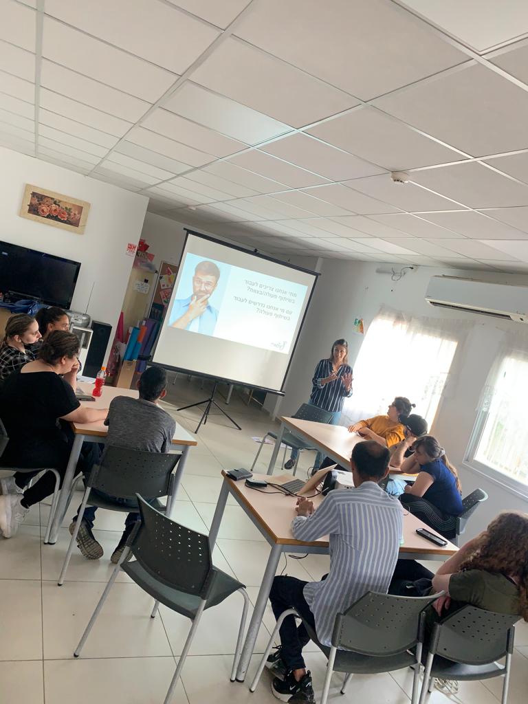 בסדנה נחשפו המשתתפים לתחומי עיסוק שונים