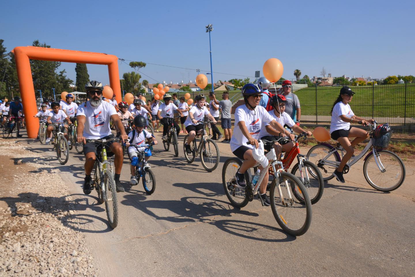 המסע בן ששת הקילומטרים ייצא בשעה 8:00 בבוקר מגן התשעה 