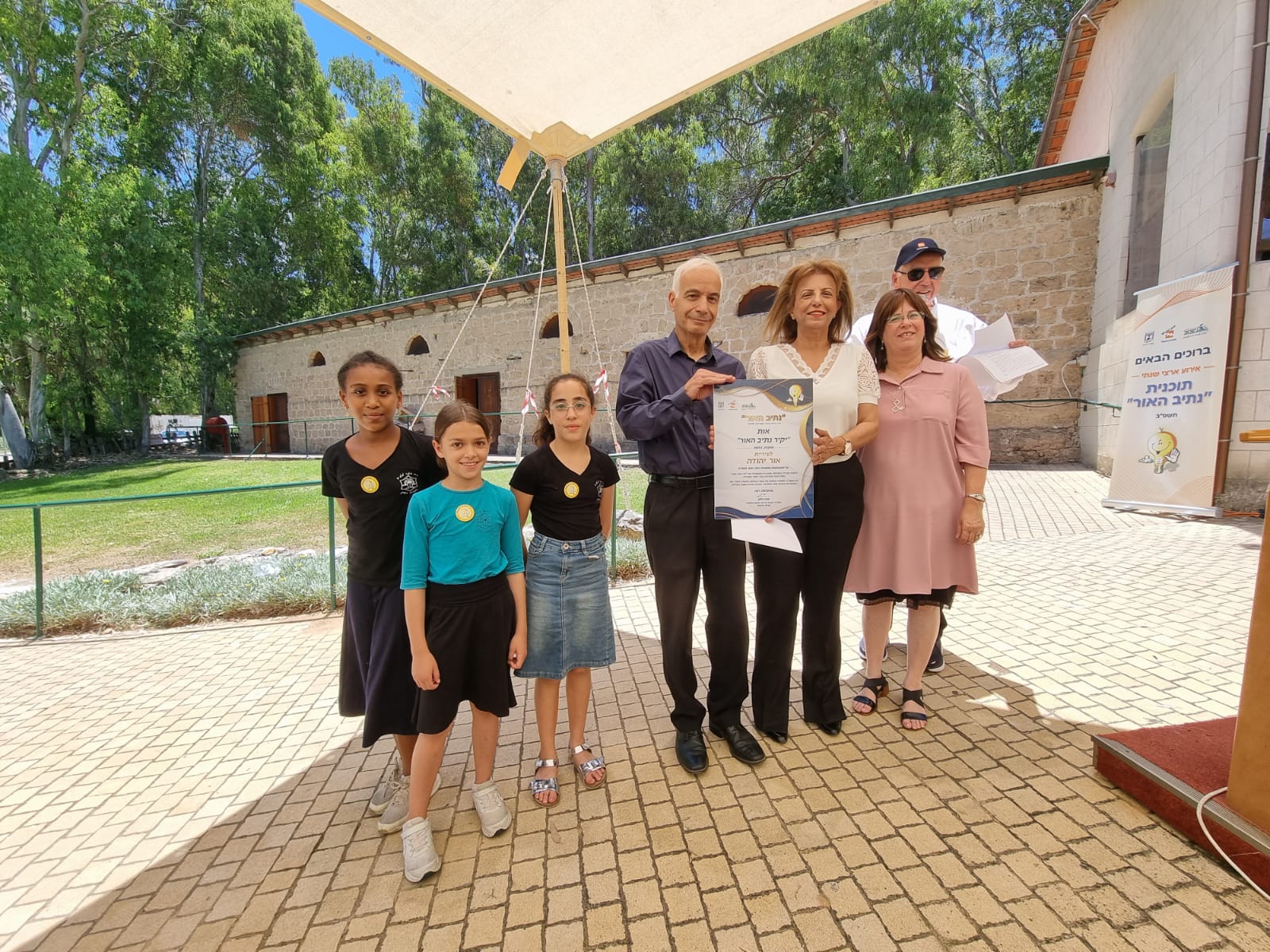 התלמידות לימדו באמצעות סדנאות על מכשירי חשמל שונים הנמצאים בבית