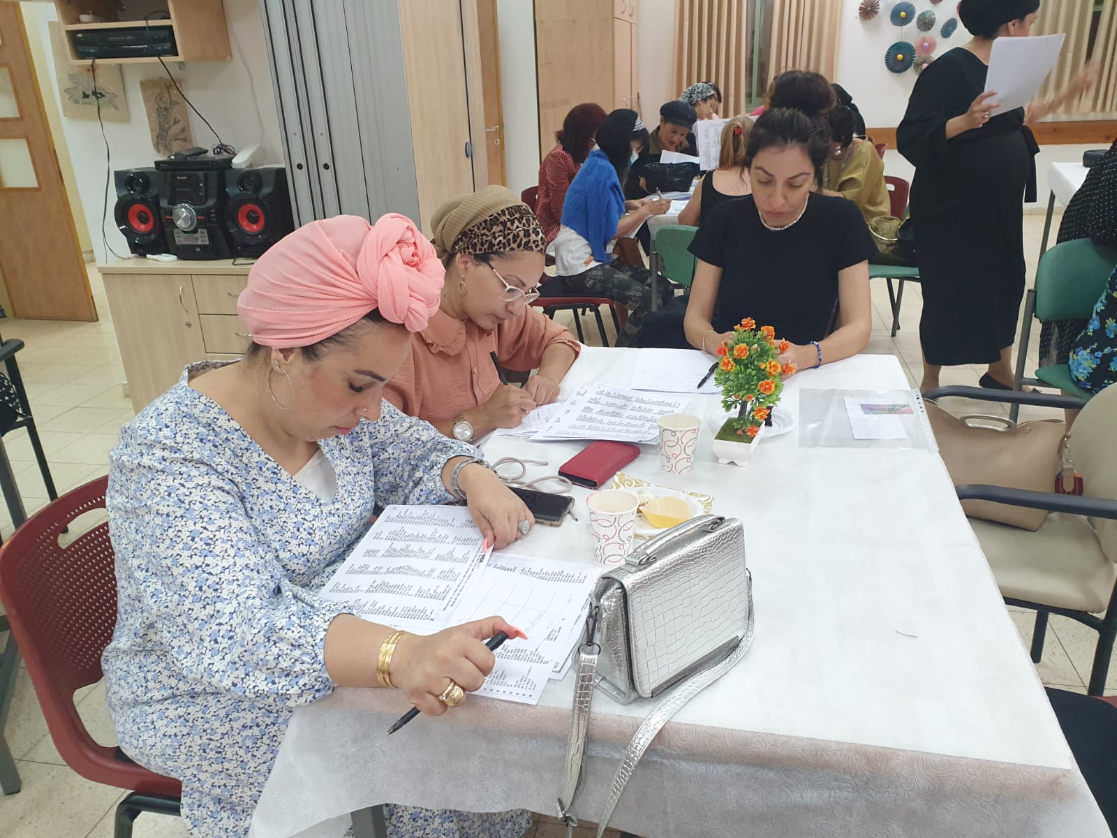 הפרויקט פועל למען הנשים והאימהות הצעירות הדתיות-החרדיות בעיר