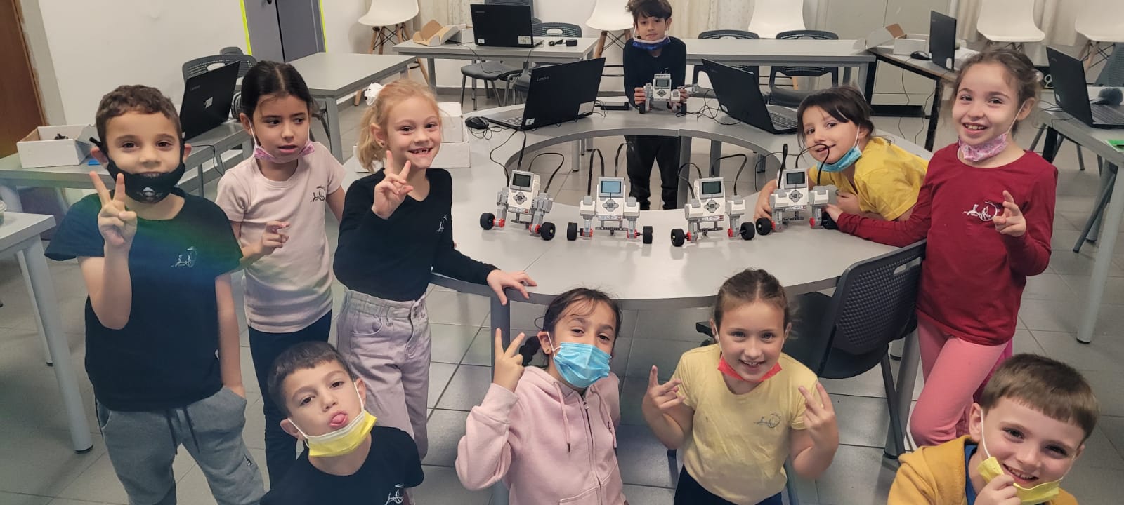 במסגרת התכנית ששמה דגש על תחומי המדעים והמתמטיקה ומופעלת באמצעות חברת YTEK, יוקמו מעבדות חדשות בבתי הספר 