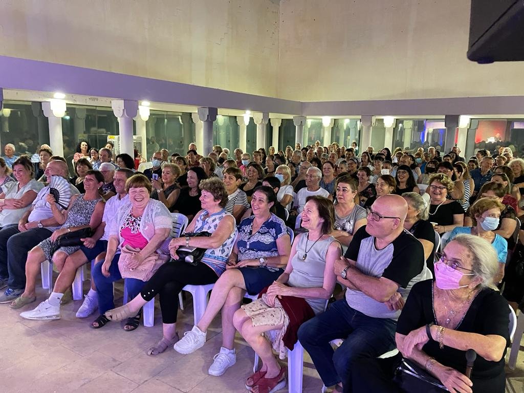 פארק נווה סביון הפך לחוף ים ליום אחד