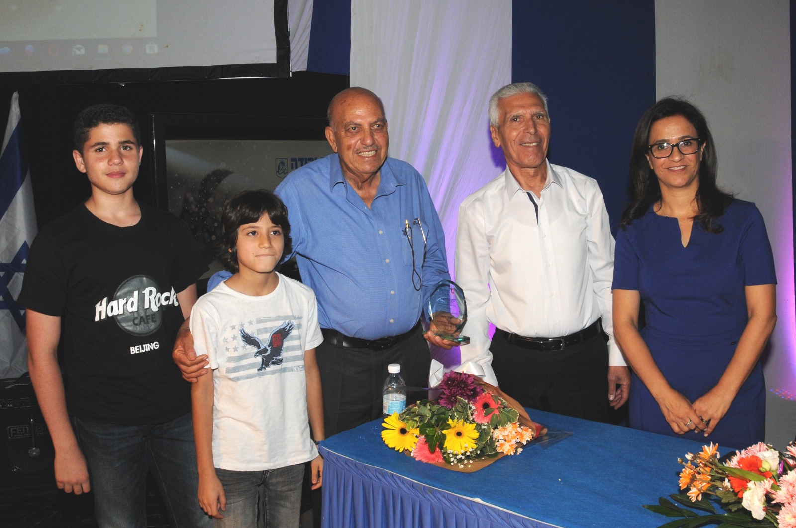 יזם את הקמתם של הבריכה ואצטדיון הכדורגל