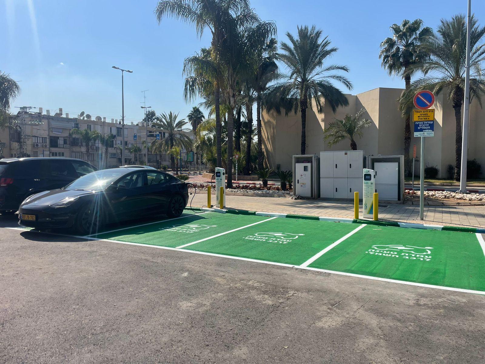 חדש באור יהודה: עמדות טעינה לרכבים חשמליים