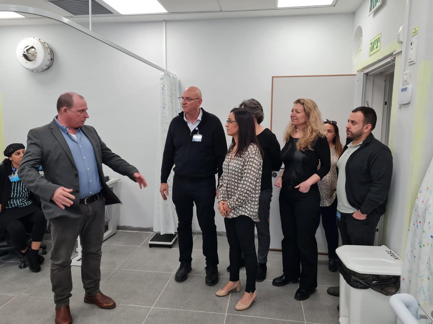 קופת חולים מכבי החלה לפעול בשכונת בית בפארק לאחר שהעירייה הקצתה מבנה בגב בית ספר רמון, כל זאת כדי לקדם מתן מעני שירותי רפואה ובריאות בשכונה. מכבי תספק מגוון שירותי בריאות לכל המשפחה: רפואת משפחה וילדים, רפואת נשים, שירותי מעבדה ושירותי משרד. במהלך הימים הקרובים גם קופת חולים כללית תפתח את שעריה. שתי הקופות יספקו את השירות ממבנה נפרד בגב בית ספר רמון (כניסה מרחוב שמעון פרס).