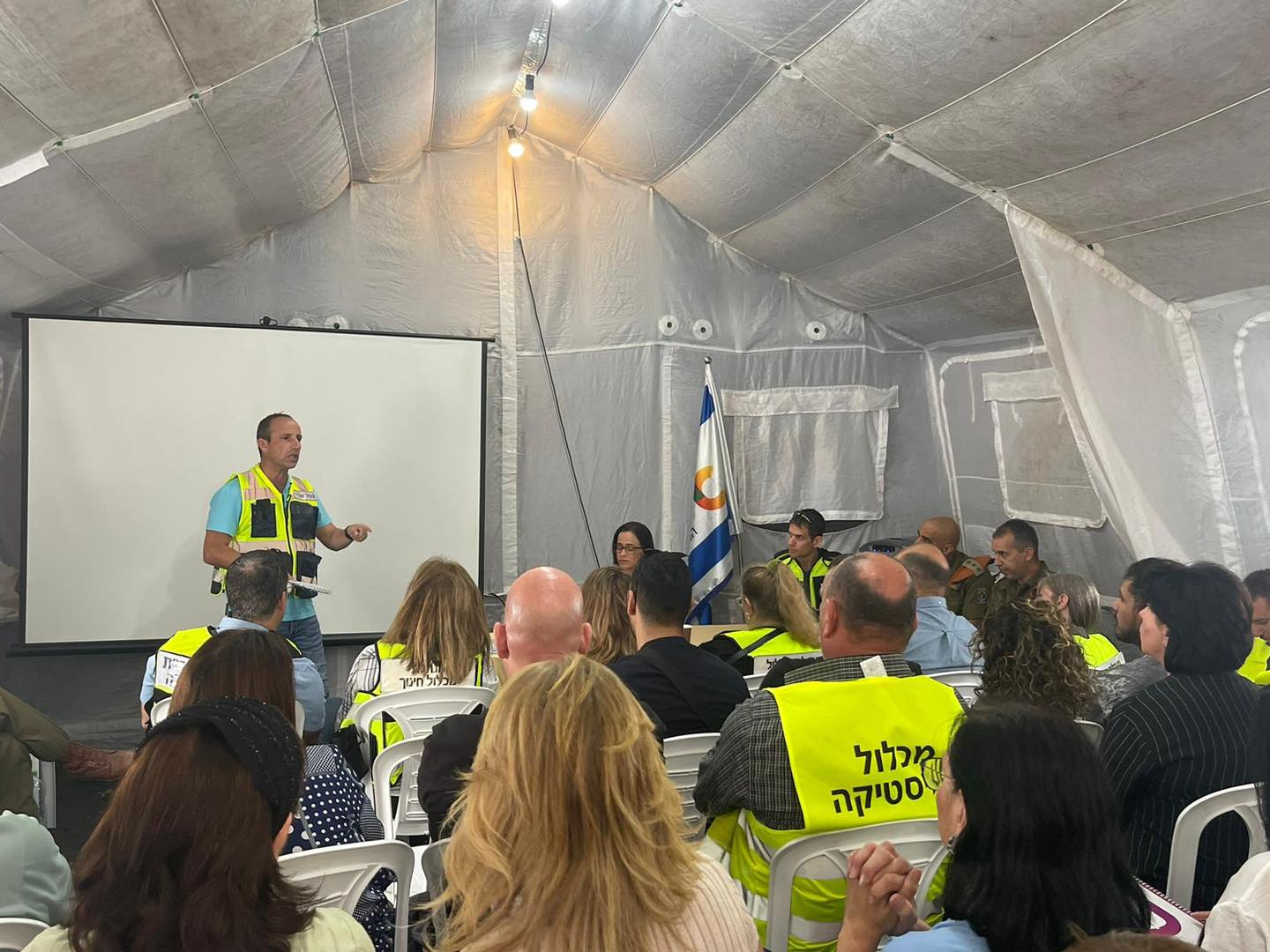 ראש העיר, ליאת שוחט, מציינת: "כבוד גדול לנו לקבל תמיכה מקיפה מפיקוד העורף וממשרדי הממשלה בהכנת אור יהודה לתרחישי החירום השונים. כולנו תקווה שלא ניאלץ להתמודד עם נפילת טילים מאסיבית, אך עלינו להיות ערוכים ומוכנים לכל צרה. אנו נמשיך לתרגל ולהכין את כלל האגפים למתן מענים עבור תושבי העיר הן בשגרה והן בחירום. זו הזדמנות להודות למנהל אגף החירום, כפיר אדרי, על הכנת התרגיל הרשותי והובלתו ולכל הגורמים שהיו מעורבים בהפקת התרגיל המוצלח".