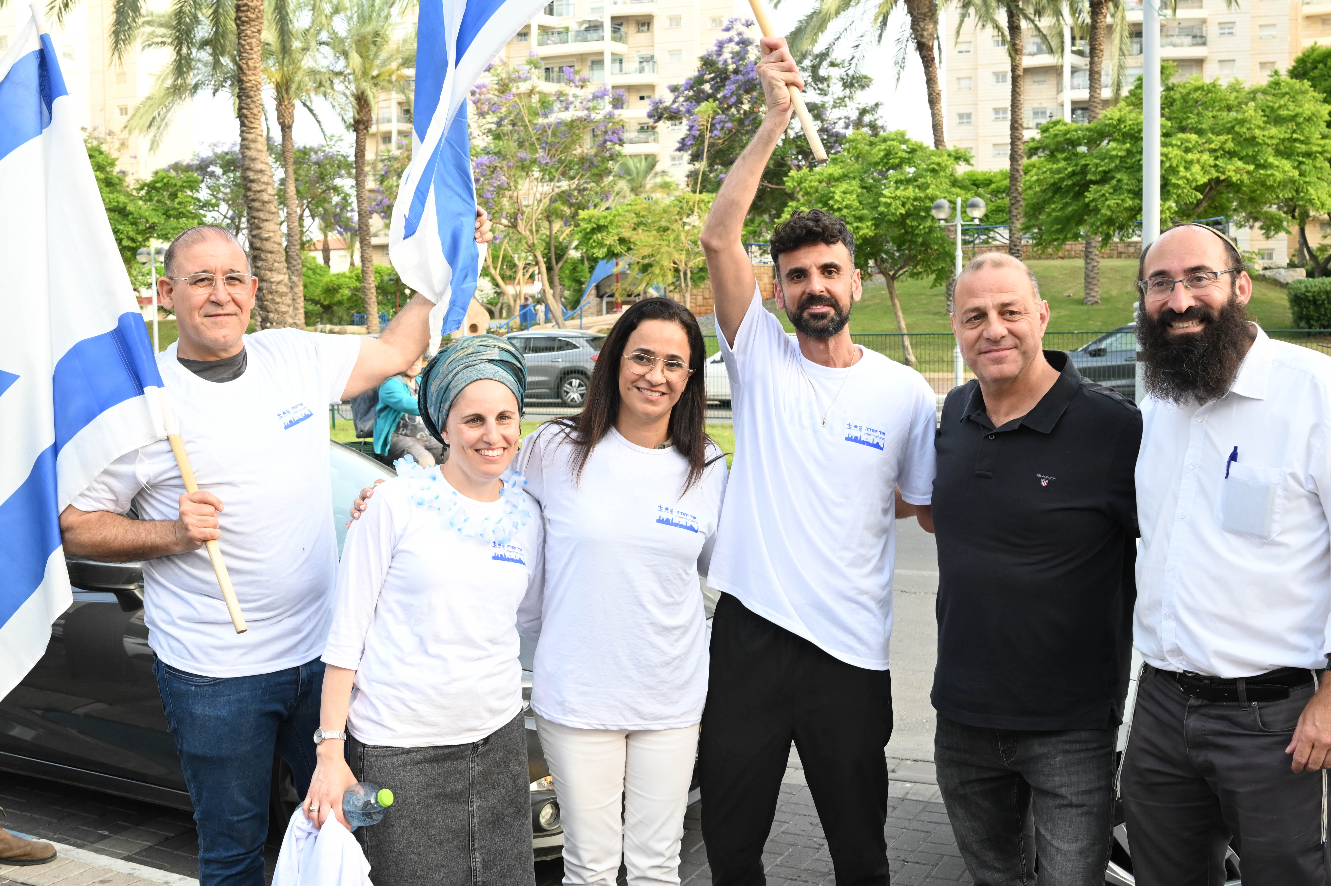 החגיגות לציון יום ירושלים המשיכו במעגלי מתופפים עם שירי ירושלים, ריקודים והמון שמחה.