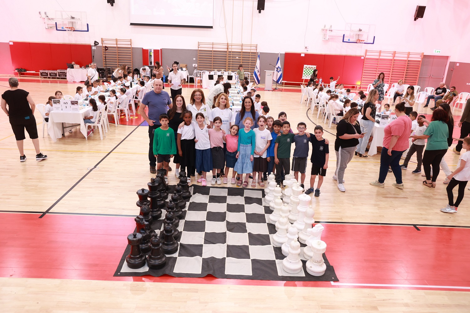 אליפות שחמט עירונית נפתחה לראשונה באור יהודה באולם ספורט הי"א לתלמידי כיתות ב' מבתי הספר היסודיים בעיר: שיזף, אלונים, סביונים, אהוד מנור, סעדיה גאון, מדעים ויהדות ויצחק נבון. האליפות בשחמט התקיימה ע"ש מידן מאיר ז"ל, תושב אור יהודה שנולד ולמד בבי"ס שיזף בעיר והתבלט בכישרונו המיוחד. מידן הצטרף לאיגוד הישראלי לשחמט, השתתף בתחרויות ארציות ואף דורג במקומות גבוהים.