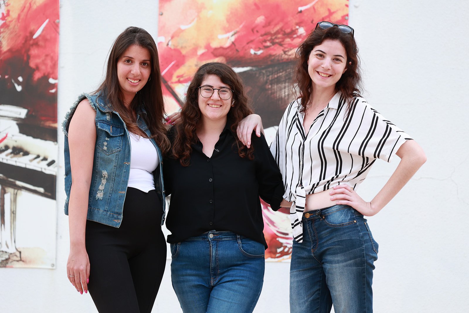 אירוע מיוחד לסטודנטים תושבי אור יהודה לציון סיום שנת לימודים ולפתיחת הקיץ בהובלת מרכז קזז לצעירים בניהולה של חן שכטר התקיים בשבוע שעבר במשכן למוזיקה ולמחול. באירוע השתתפו כ-100 צעירות וצעירים, סטודנטים שלקחו חלק במיזם מלגת פיס בעירייה, במסגרתו תרמו כל אחד מהסטודנטים 150 שעות במהלך השנה בפרויקטים שונים של מעורבות חברתית במרכזי הנוער, במרכז יום לקשיש, בבתי הספר ובפרויקט פר"ח וחינוך לפסגות ועוד. באירוע השתתפו ראש העיר, ליאת שוחט, סגנה, אלירן אליה, ומחזיקת תיק הצעירים, חברת המועצה ליאת מועלם.