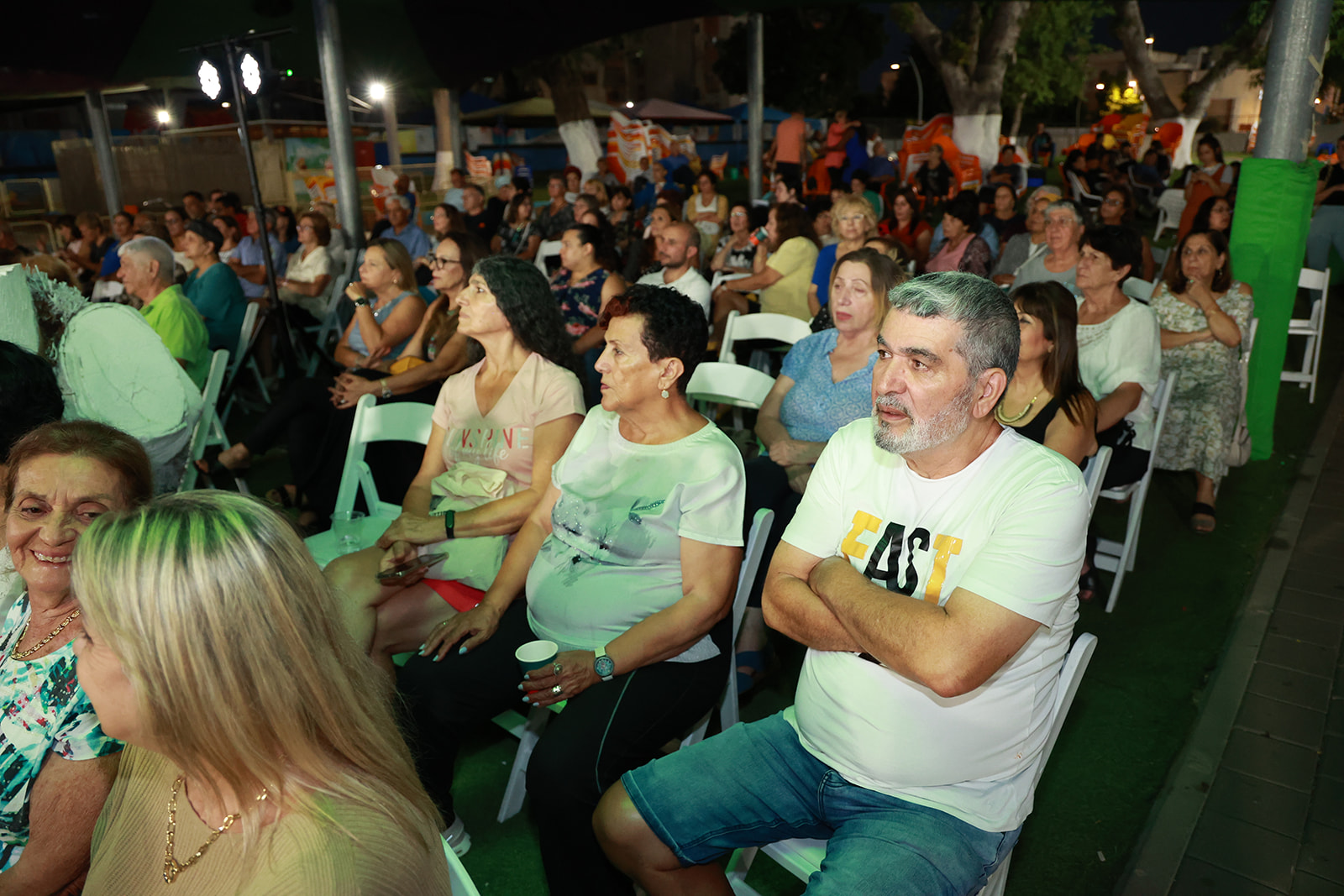 במסגרת האירוע ראש העיר ומנהלת אגף שח"ק בירכו את המתנדבים, הוגש כיבוד עשיר, חולק שי לכל מתנדב והמתנדבים נהנו מהמופע "סגורה לרגל שיפוצים" של הקומיקאית אודיה קורן. שוחט ציינה בדבריה שבאור יהודה פועלים מאות מתנדבים בתחומים שונים, כאשר המשותף לכולם הוא הרצון לתת, להעניק ולסייע והם לב ליבה של קהילה מגובשת ותומכת. בהזדמנות זו נפרדה מהמתנדבים שירי גבאי, שעברה מניהול מחלקת ההתנדבות ב"נפגשים" לניהול מכללת אור יהודה. נציג ארגוני ההתנדבות בעיר יצחק אהרוני העניק לשירי שי בשם המתנדבים.