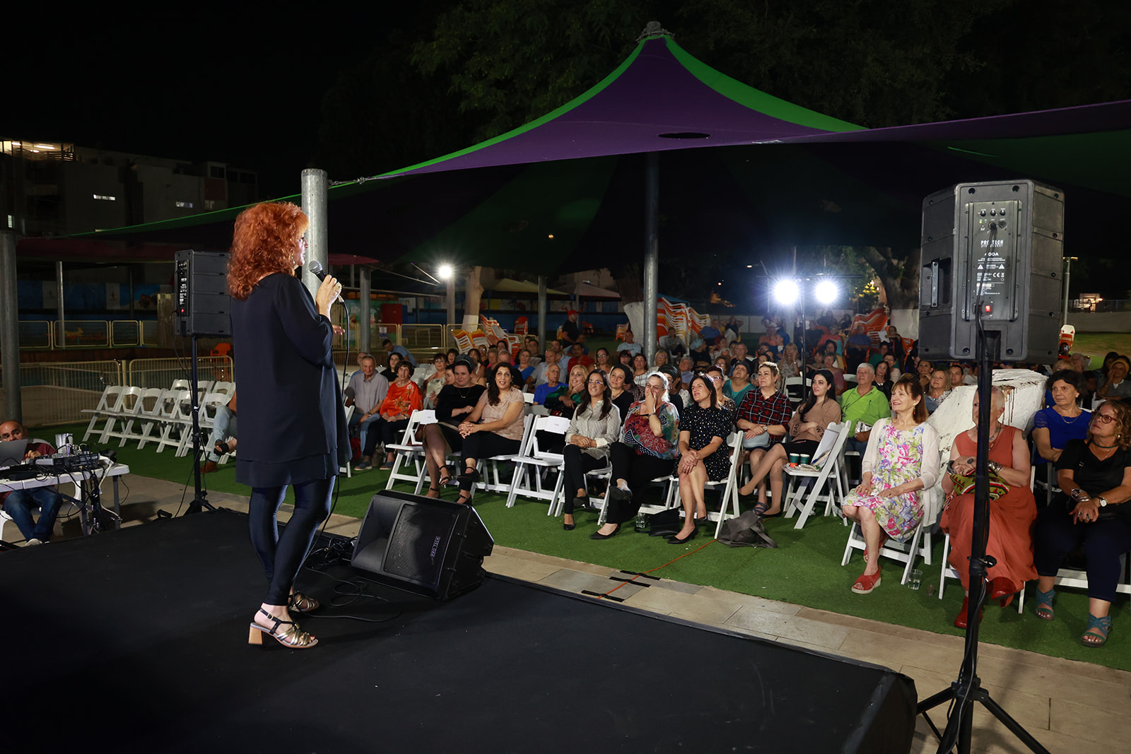 ערב הוקרה עירוני למתנדבים התקיים בבריכת אור יהודה עם כיבוד עשיר, מופע של אודיה קורן והענקת שי לכל מתנדב