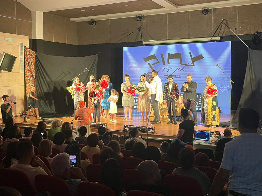 רגע לפני ראש השנה הפעילים הקהילתיים של שכונת סחל"ב יחד עם תושבי השכונה ארזו חבילות שי עבור החיילים תושבי העיר וקיימו פעילות משותפת שכללה יצירה מחומרים ממוחזרים. תושבי השכונה שמחו לפנק את חיילי אור יהודה שקיבלו את חבילות השי לראש השנה בשמחה רבה.