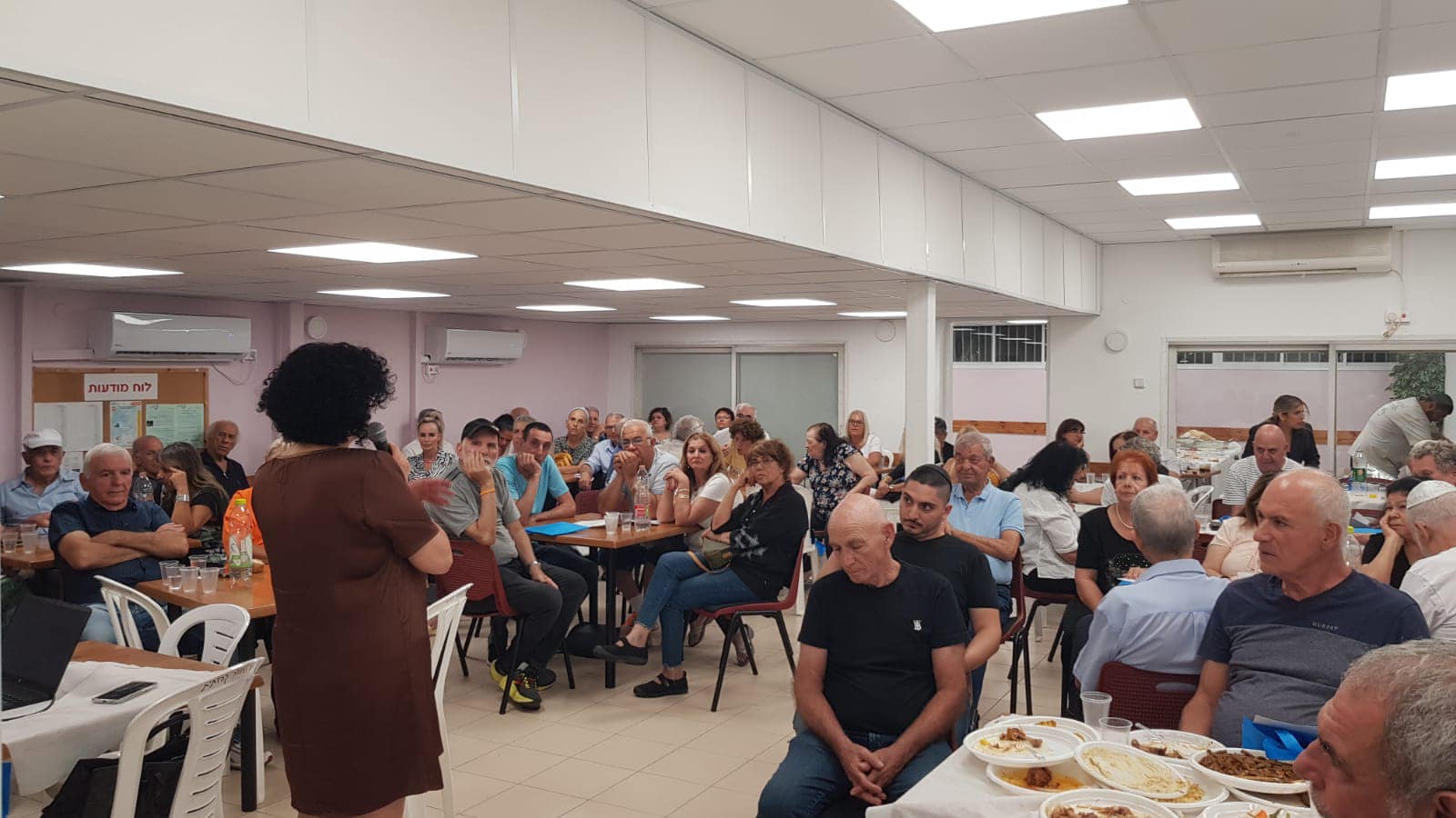 ערב ייחודי עבור נכי צה"ל תושבי העיר התקיים במועדון המגדלור בהשתתפות ליאת שוחט, ראש העיר, ד"ר אסתי אשל, מנהלת האגף לשירותים חברתיים וקהילתיים, מוטי גיטלין, אחראי נכי צה"ל אור יהודה, קובי יצחק, יו"ר מחוז ת"א ארגון נכי צה"ל, בר דויד, סגן יו"ר הארגון ונכי צה"ל תושבי אור יהודה. האירוע כלל הופעה של הזמר ארז שמואלי, הרצאה בנושא כלכלה וארוחת ערב. בסיום הערב חולקו חבילות שי לכ-100 משפחות מטעם ארגון נכי צה"ל.