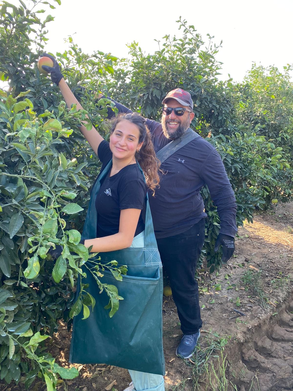 תמי ששון, סגנית ביה"ס הגיעה להתנדב וגילתה שצריך להקים מערך לימודי מאפס הכולל בניית מערכת שעות שבועית, גיוס צוות הוראה וגיוס תרומה לציוד לימודי.