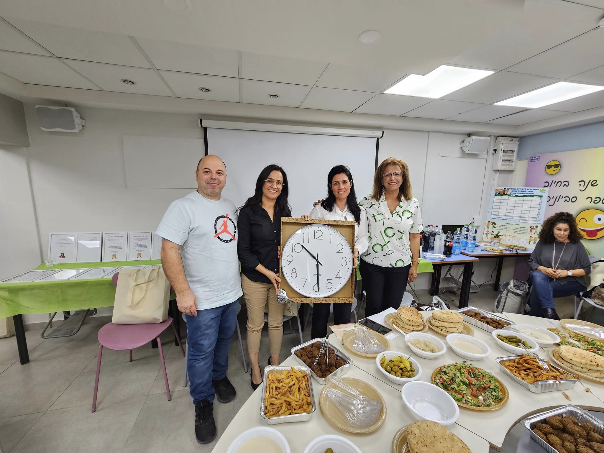 לאורך כל השבוע ציינו באור יהודה את יום המורה בכלל בתי הספר בעיר, כל זאת במסגרת יום המורה שצוין ברחבי הארץ בשבוע שעבר. התלמידים, הנהגות ההורים והנהלת העירייה ביצעו מחוות מיוחדות ומרגשות למורים, תומכי ההוראה, צוותי החינוך ואנשי המנהלה בבתי הספר, העושים מלאכת קודש בחינוך הילדים ובהתוויית דרך ארץ.