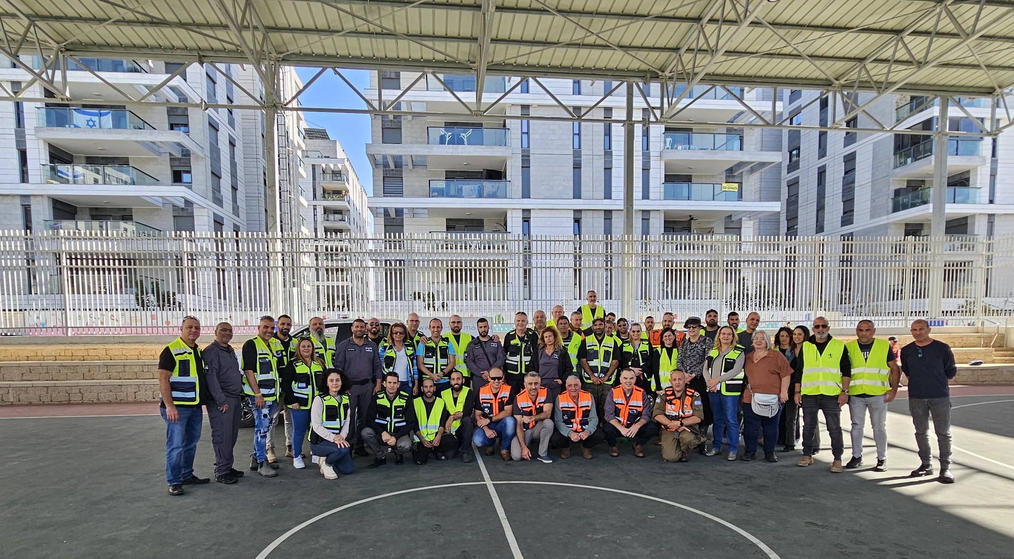 בתרגיל משבר מים תרגלו צוותי העירייה פתיחת תחנת חלוקת מים במגרש הספורט בבית ספר נבון, הקמת התחנה וניהול תרחיש בו אין מים זורמים בבתי התושבים. צוותי תאגיד מי שקמה הקימו 3 במות גדולות עליהם הוצב מיכל ענק אליו הוזרמו מים. המיכל חובר לשתי ברזיות בהן ניתן לתת מענה ל-14 תושבים בו זמנית, וחלוקת "קל-כד" אישי לכל תושב למילוי מים מהברזיות. לאחר מכן בוצע מפגש חשיבה והפקת לקחים מהתרגיל בעקבותיו צוותי העירייה משפרים את מתן המענים והסיוע באופן מיטבי לתושבים בשעת חירום.