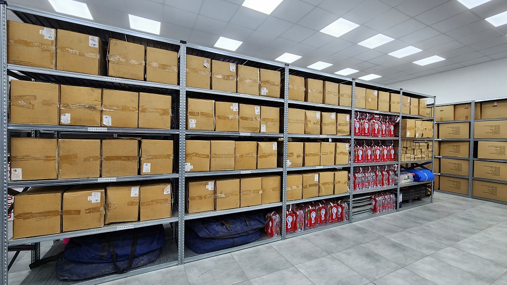 במסגרת ההיערכות לחירום רכשה העירייה ציוד הכולל בין היתר תיקי עזרה ראשונה, ציוד כבד לצוות סע"ר, שירותים כימיים, מטפי כיבוי, מזרונים, אביזרי חימום ואוורור כולל מזגנים ניידים, תאורות חירום, גנרטורים קטנים, ציוד היגיינה אישית, חומרי ניקוי וחיטוי, בקבוקי וכדי מים.