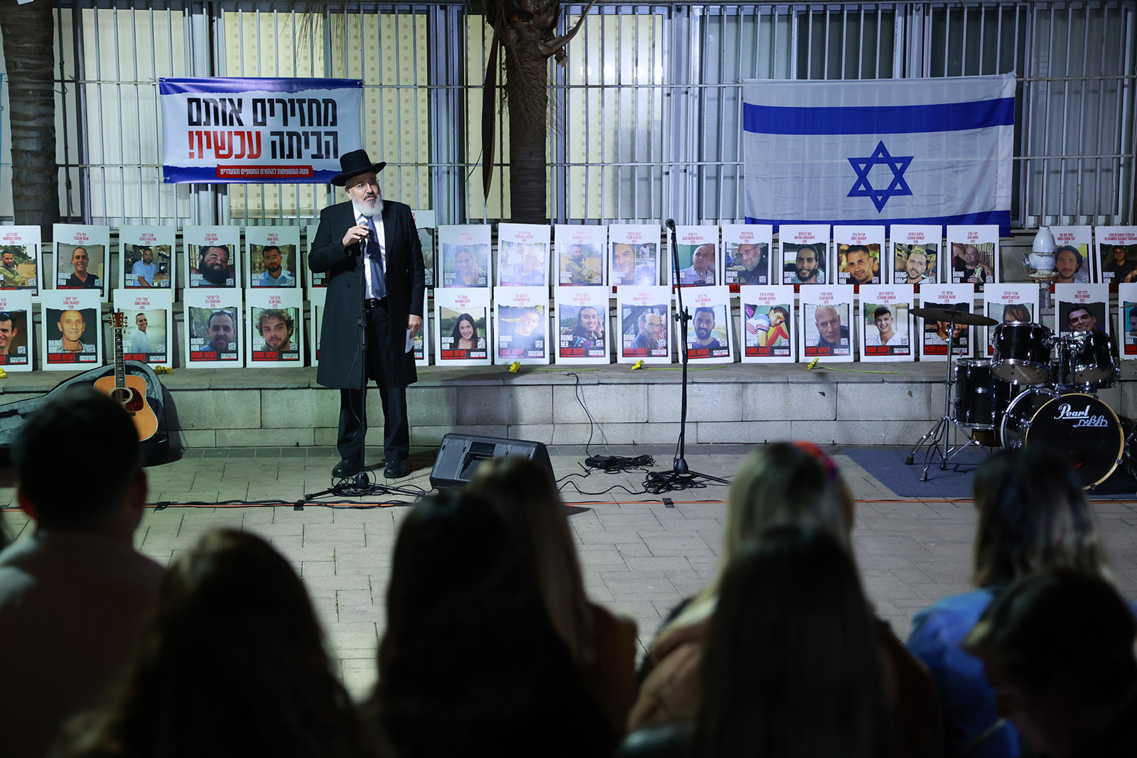 שנחטפו ב-7 באוקטובר, לצד שלל מיצגים מרגשים והפרחת בלונים 