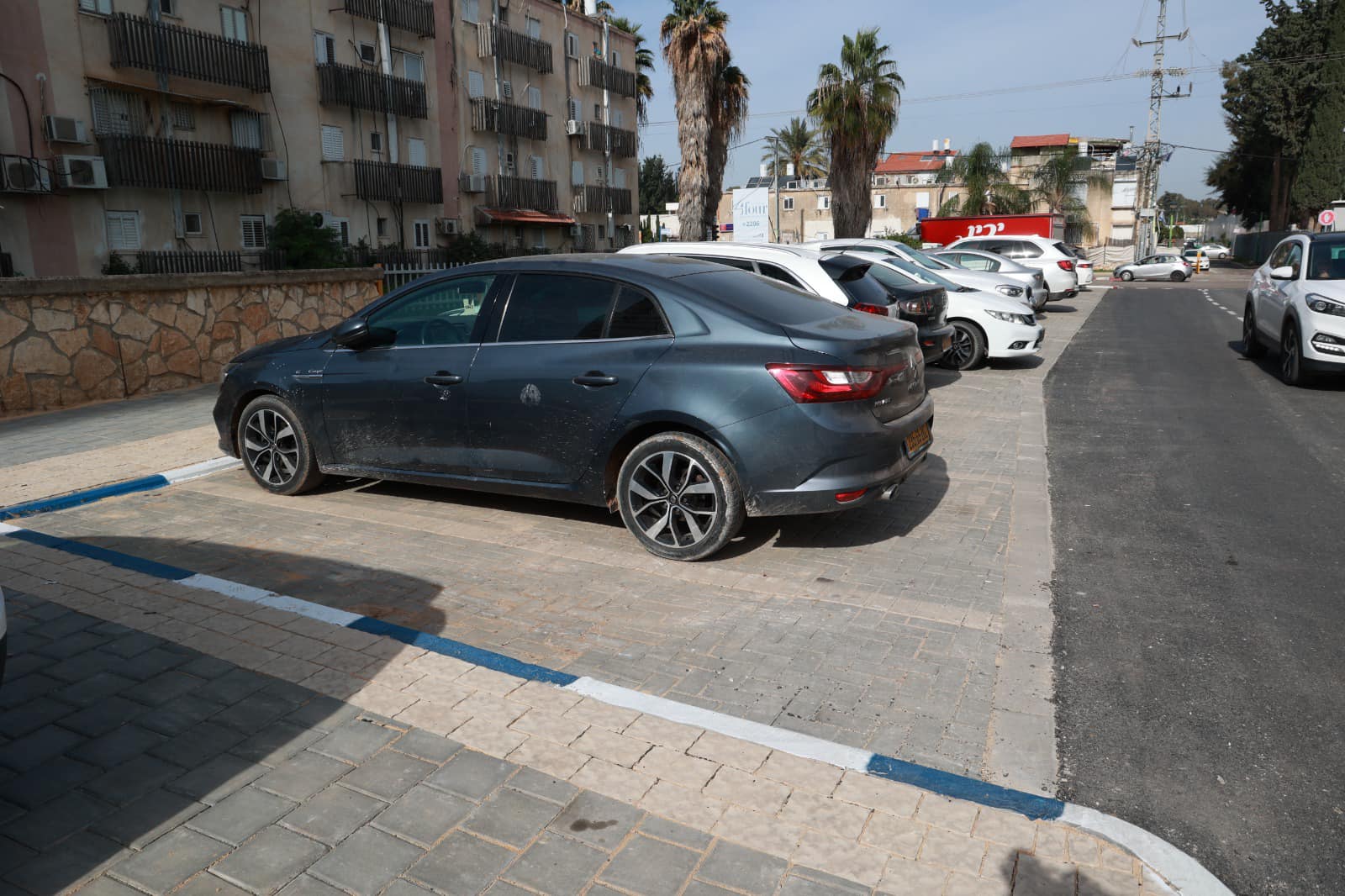 העבודות לסלילת הרחוב החדש התקיימו בחלק הצפוני של הרחוב, והן כללו בין השאר הסדרה של הרחוב, שדרוג מגרש החנייה הקיים, יצירת מפרצי חנייה נוספים לאורך הרחוב וטיפול יסודי בנושא הניקוז ותשתיות התאורה. העבודות להסדרת הרחוב החדש ושדרוגו מתווספות לעבודות תשתית מקיפות אותן מבצעת העירייה בשכונת סקיה א', ביניהן שדרוג רחוב הראשונים והמרכז המסחרי שהסתיימו לפני כשנה.