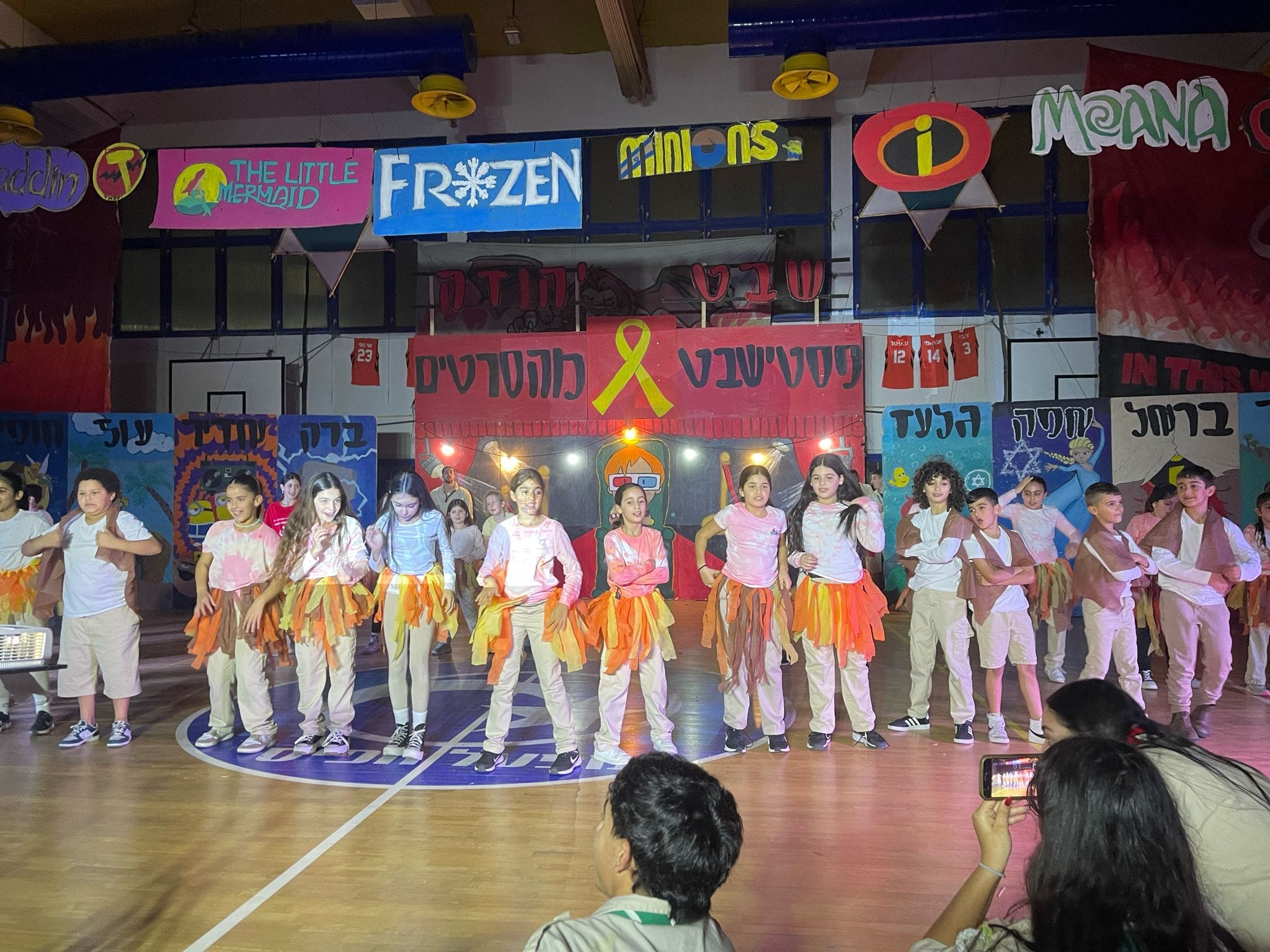 כ-440 חניכים ומדריכי שבט יהודה של תנועת הצופים בכיתות ד'-י"ב השתתפו באירוע הפסטישבט המסורתי והחגיגי שהתקיים באולם חצב בעיר. בפסטישבט שנערך ברוח התקופה והועלה בשני סבבים החניכים כתבו שירים מקוריים וביצעו אותם לעיני חבריהם והורים רבים שהגיעו ליהנות מהמופע ולתמוך בילדים ובבני הנוער.