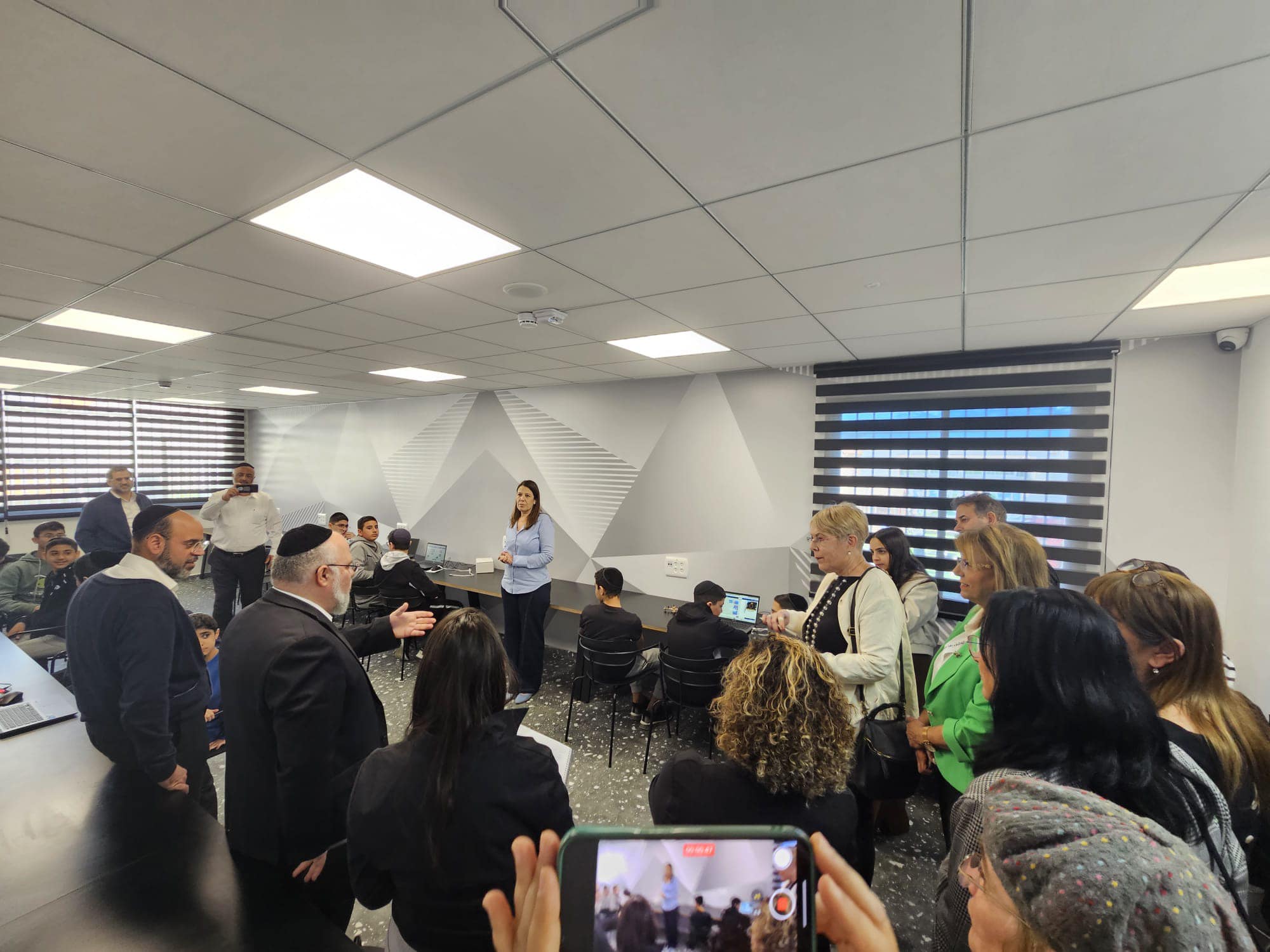 במפגש מקדים שהתקיים עם ראש העיר, ליאת שוחט, ומנהלת אגף החינוך, דלילה אשכנזי, הודתה שוחט לשיטאי על השקעתה הייחודית במערכת החינוכית בעיר ועל שימת הלב, האמון ועל שיתוף הפעולה היוצא דופן שלה במנהיגות החינוכית בעיר. 