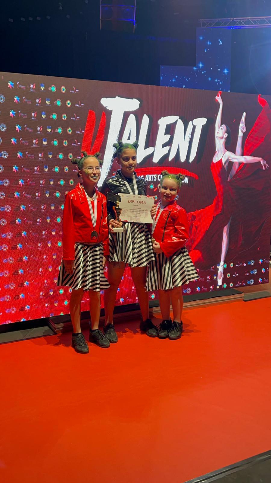 בקטגוריית open לגילים 10-8, זכתה הלהקה הצעירה והחדשה EXSPOSE במקום ה-2, כאשר זאת הפעם הראשונה שלה בתחרות מקצועית. הלהקה הצעירה TOXIC לגילים 10-8 התחרתה בקטגוריית מיוזיקל עם רקדניות הגדולות מהן בגילאים 13-10, וזכו במקום ה-2. בקטגוריית open לגילאי 16+ זכו במקום ה-1+ הלהקות אנסמבל+אלגרו עם הריקוד Night falls, כשאת הכוריאוגרפיה חיברה אורטל חתוכה. 