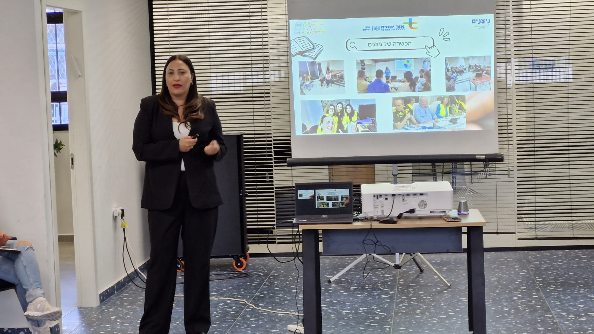 אתי ואקנין, מנהלת תכנית "ניצנים" באור יהודה הציגה את עיקרי התוכנית המיושמים כיום וליאת סבאג, מנהלת מחלקת הגיל הרך ב"נפגשים" מרכזים קהילתיים, הציגה את הפעלת התוכנית הלכה למעשה תוך הטמעת התוכנית המורחבת בגנים ובבתי הספר.