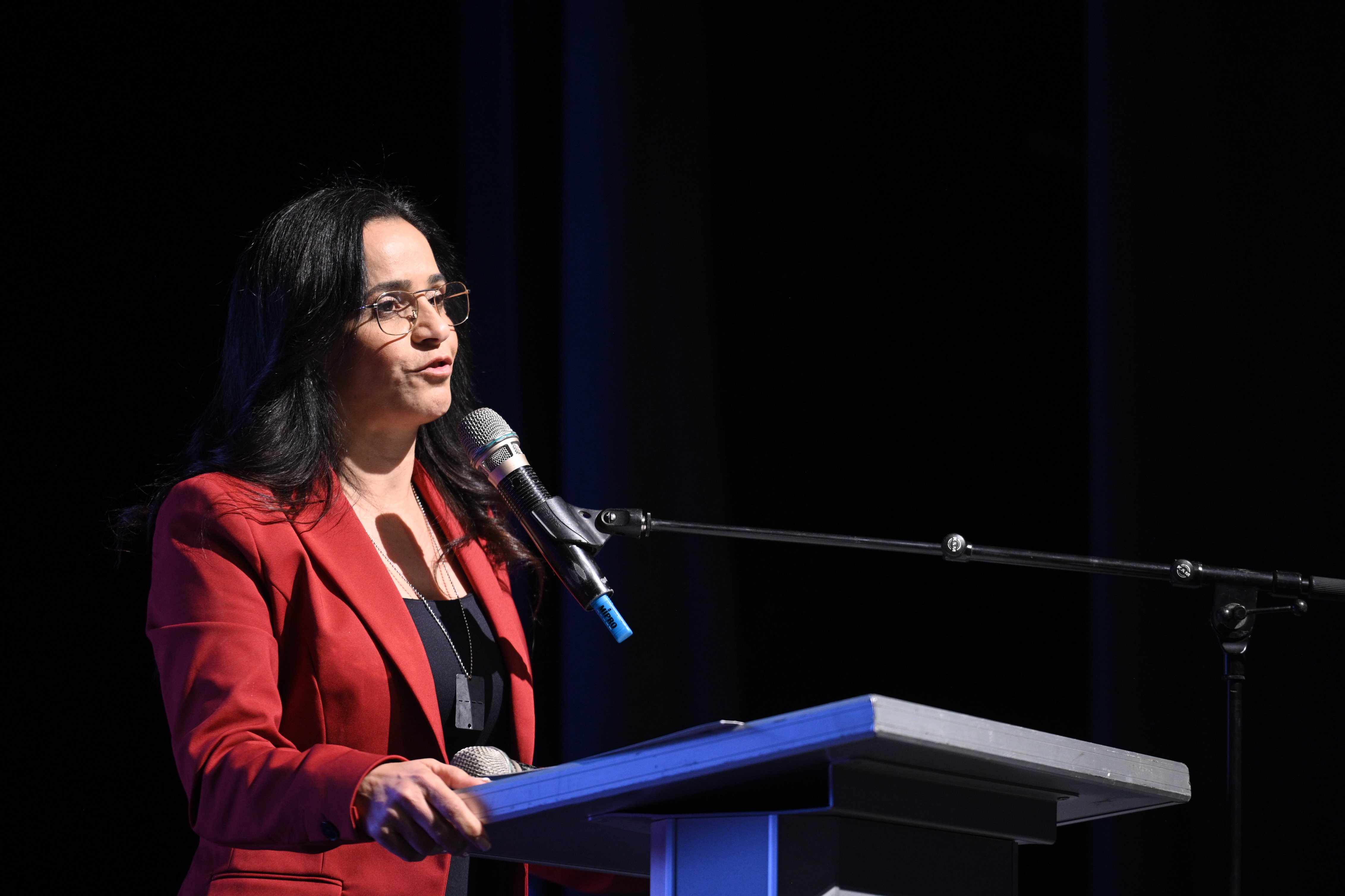 המלחמה הזו שנכפתה על כולנו רק הוכיחה פעם נוספת, כאילו שמישהו היה צריך עוד הוכחה, לכך שאנשי ההוראה נמצאים בחזית של כל אירוע במדינה. אני מצדיעה לכל אחד ואחת מכם".