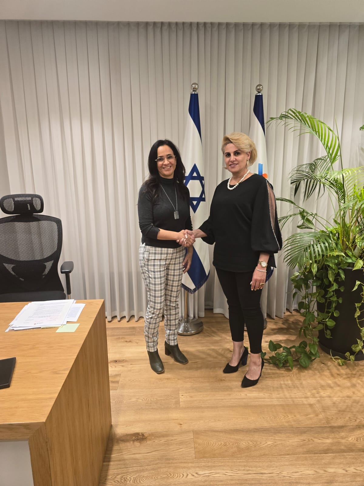 הקואליציה החדשה תרכיב 5 מתוך 8 הסיעות שנכנסו למועצת העיר - סיעת "אור חדש" בראשות ליאת שוחט, מחל בראשות משה פטל, ש"ס בראשות הרב בוריס יצחקוב ושלמה זלמן סיונוב, הציונות הדתית בראשות יוסי סויד ויוגב אליעזר וסיעת יחד בראשות ז'אנה כהן.