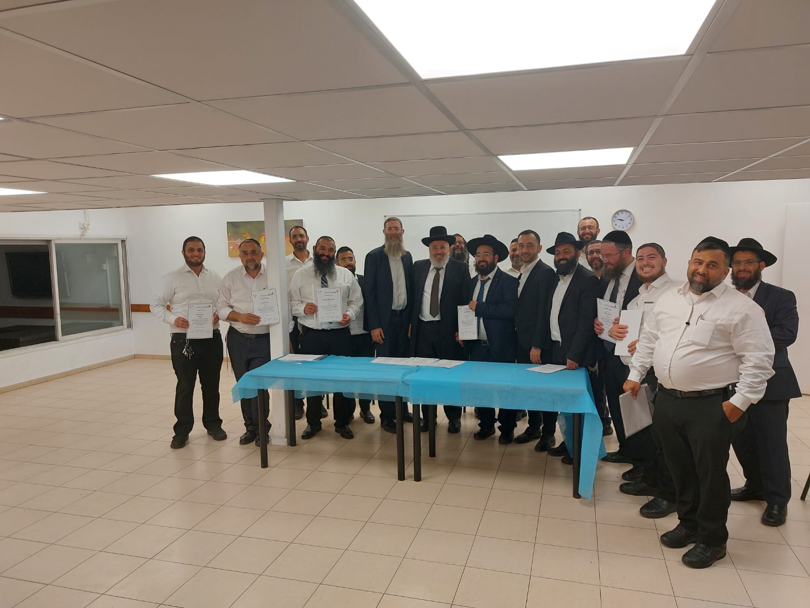 סיירת ההורים העירונית יצאה לדרך לאחר שיצא קול קורא בקריאה להורים להצטרף ולהתנדב למען בני נוער בשטחים הציבוריים בעיר. ערב החשיפה למתנדבים התקיים בשיתוף הרשות לביטחון קהילתי באגף החינוך ו"נפגשים" מרכזים קהילתיים. גרעין ההקמה שמע מד"ר אורי אילני על האתגרים של המתבגרים שלנו ועל החשיבות שלנו כקהילה להיות שם בשבילם ככתף תומכת ואוזן קשבת. כמו כן, ההכשרה והסיורים יתקיימו לאחר חג הפסח.