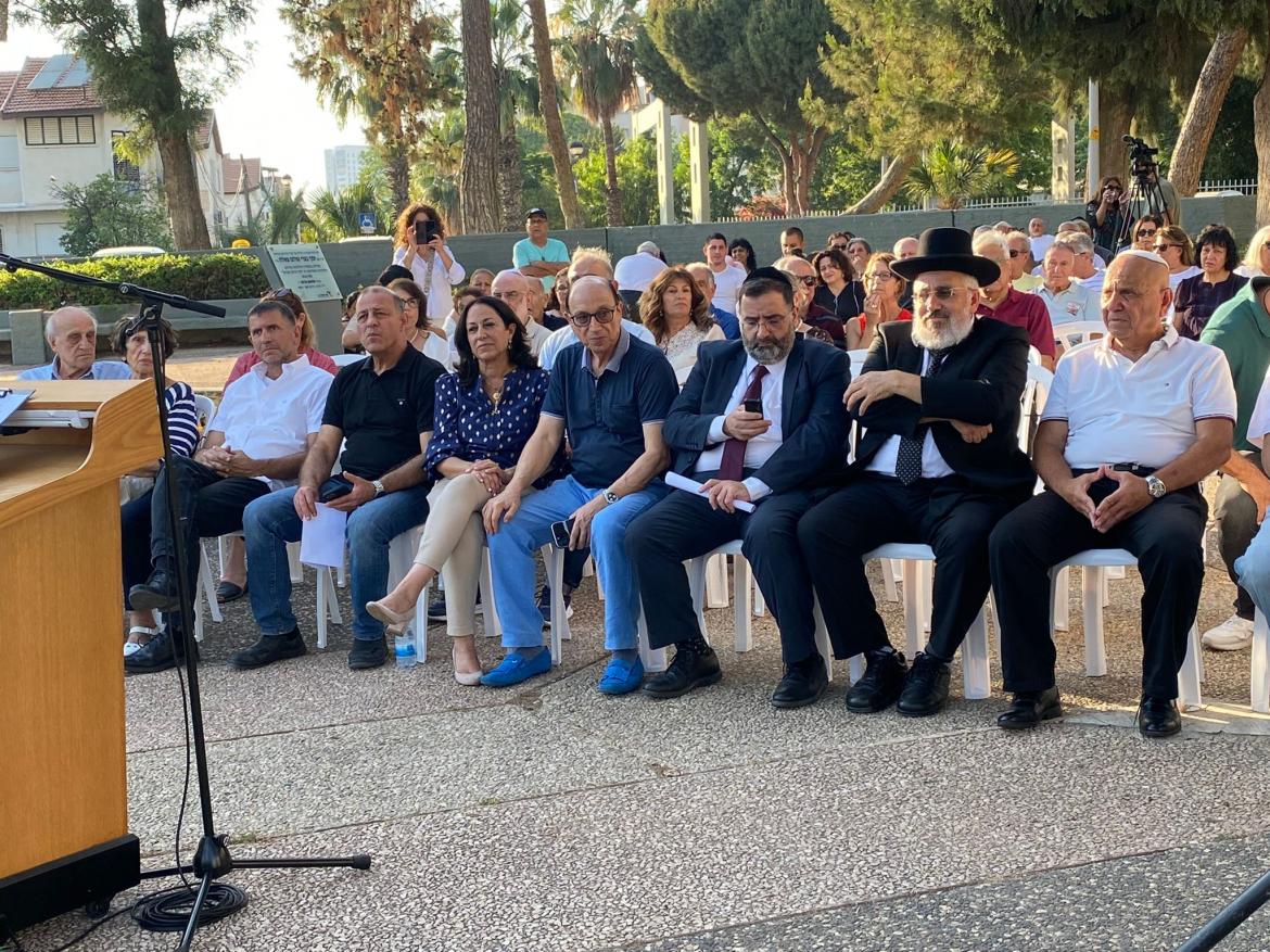 במהלך הטקס, אותו הנחה צבי סלטון