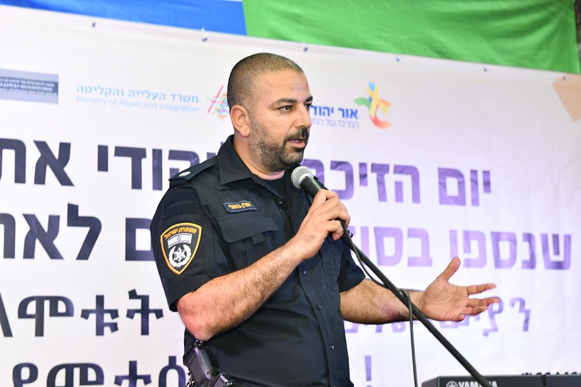 אירוע הזיכרון נפתח בהדלקת נרות נשמה