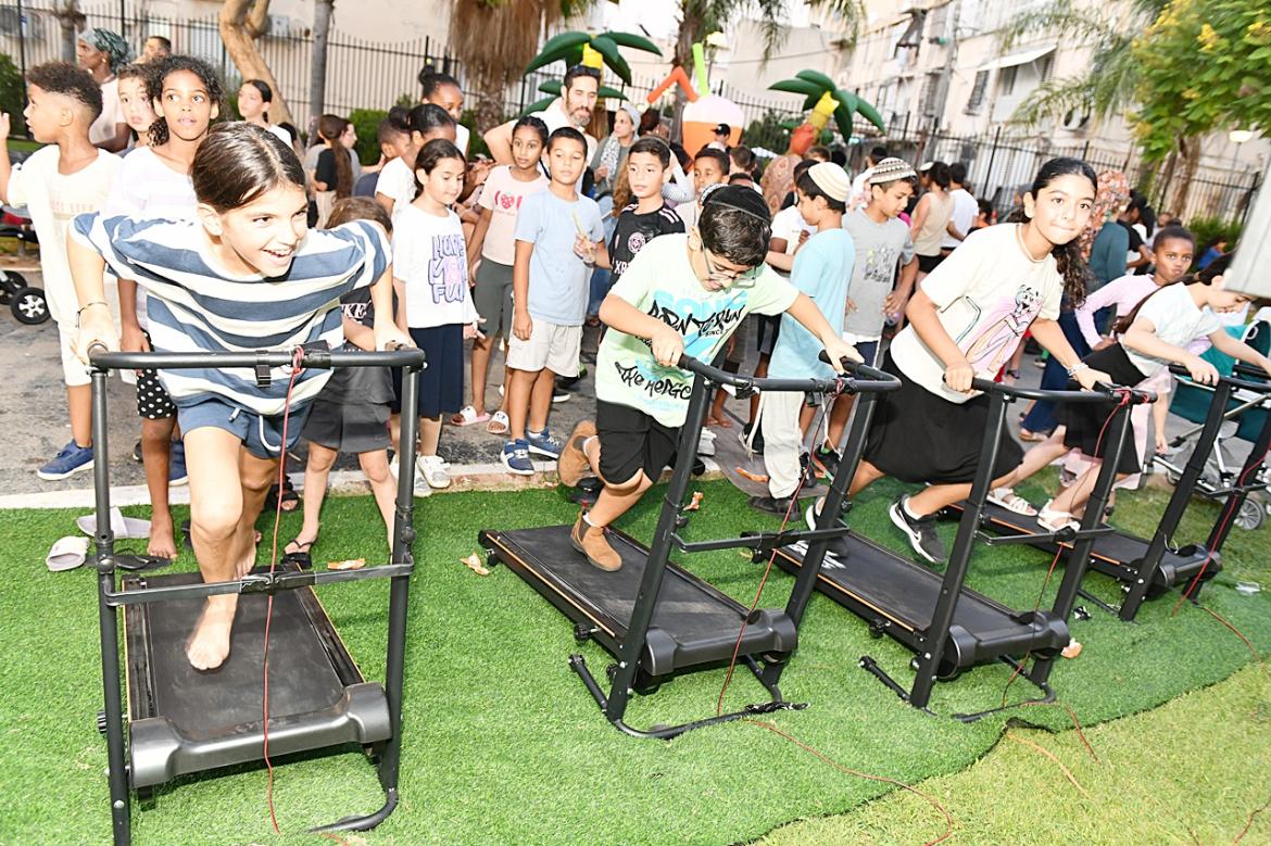 א רכב כ-66 אלף ק”מ תוך חצייתן של 42 מדינות באמריקה הצפונית, 