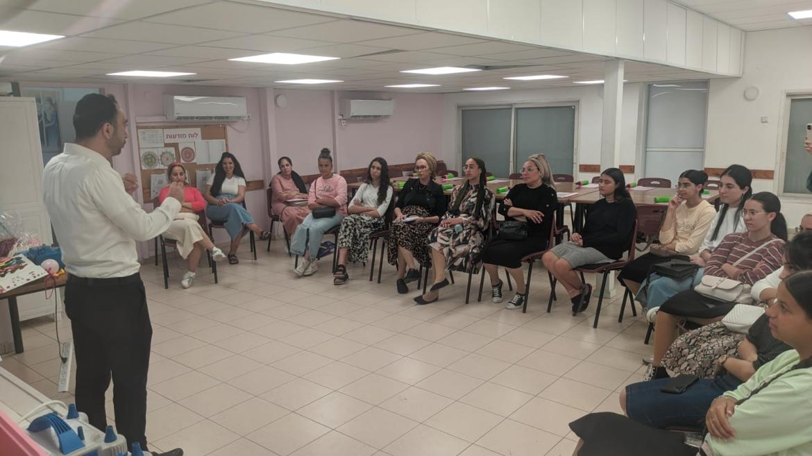 מרכזי שולחן מעוצבים וממותגים