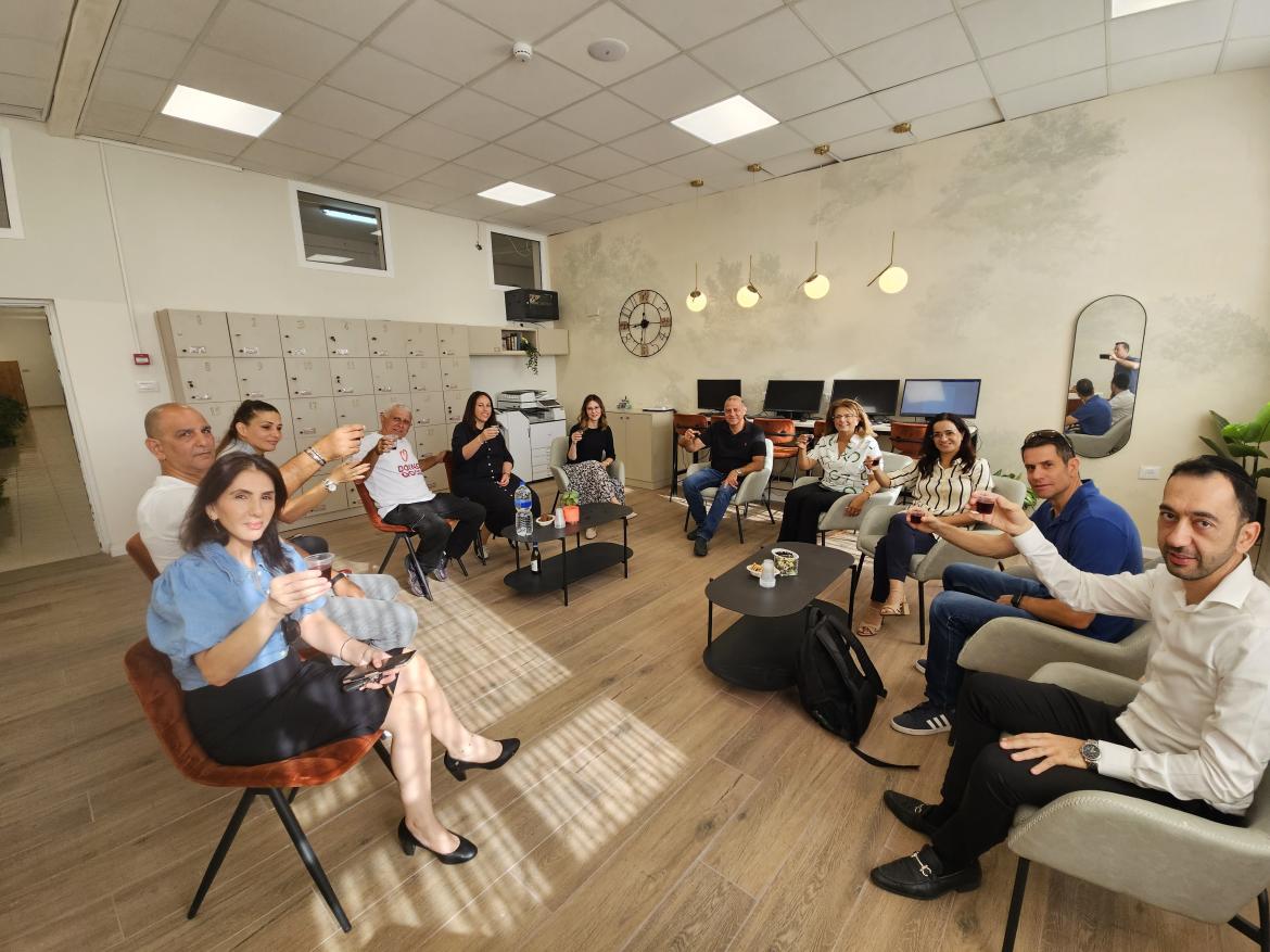 על שיפוצי הקיץ אמונה מחלקת תחזוקת