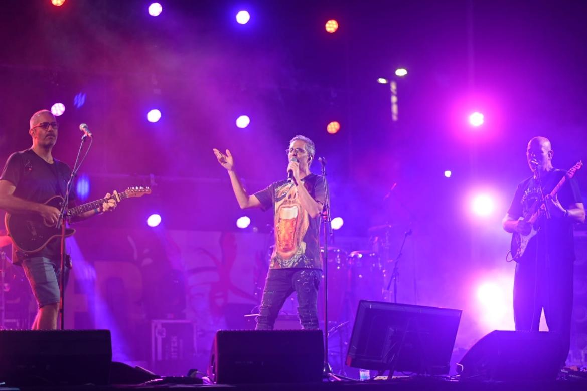 הלהיטים האהובים.