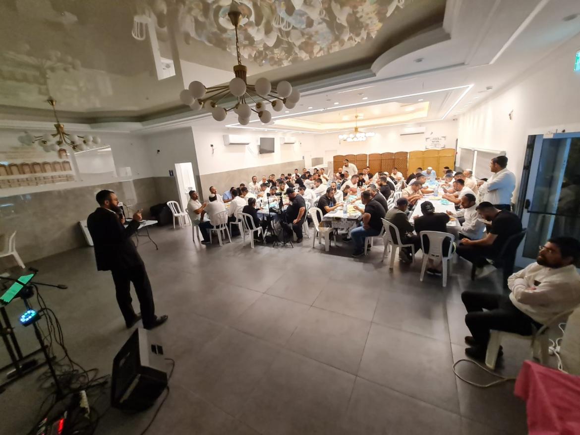 לנשות הקהילה הבוכרית.