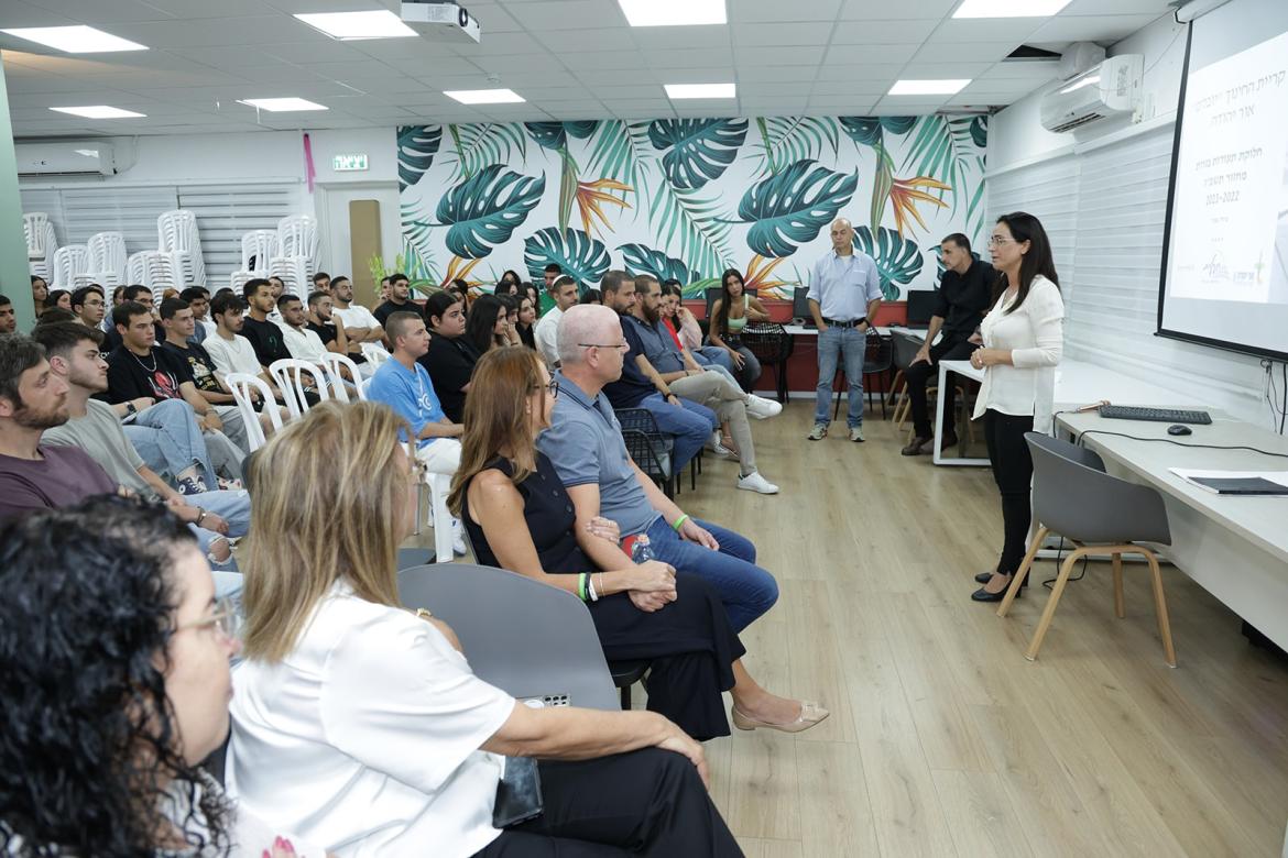 במעמד מרגש: 