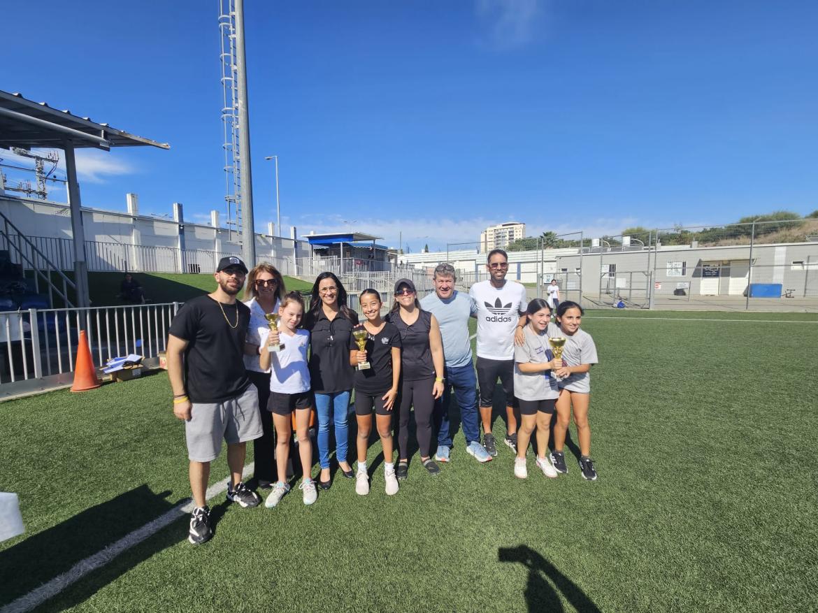 בנות אהוד מנור 