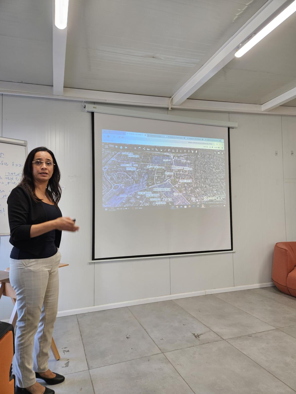 לאחר ההרצאה,