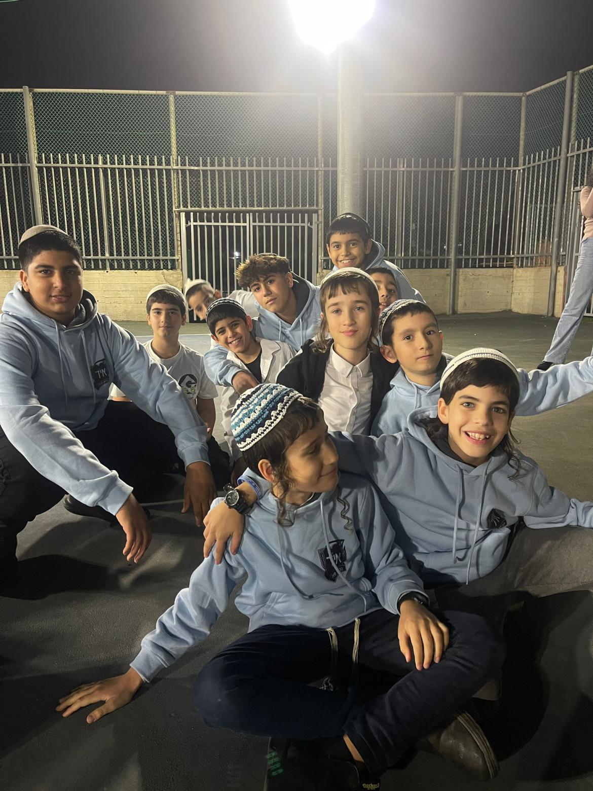  נשאו דברים מעוררי 