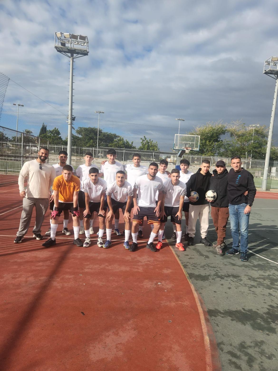 אל הגמר המכובד.