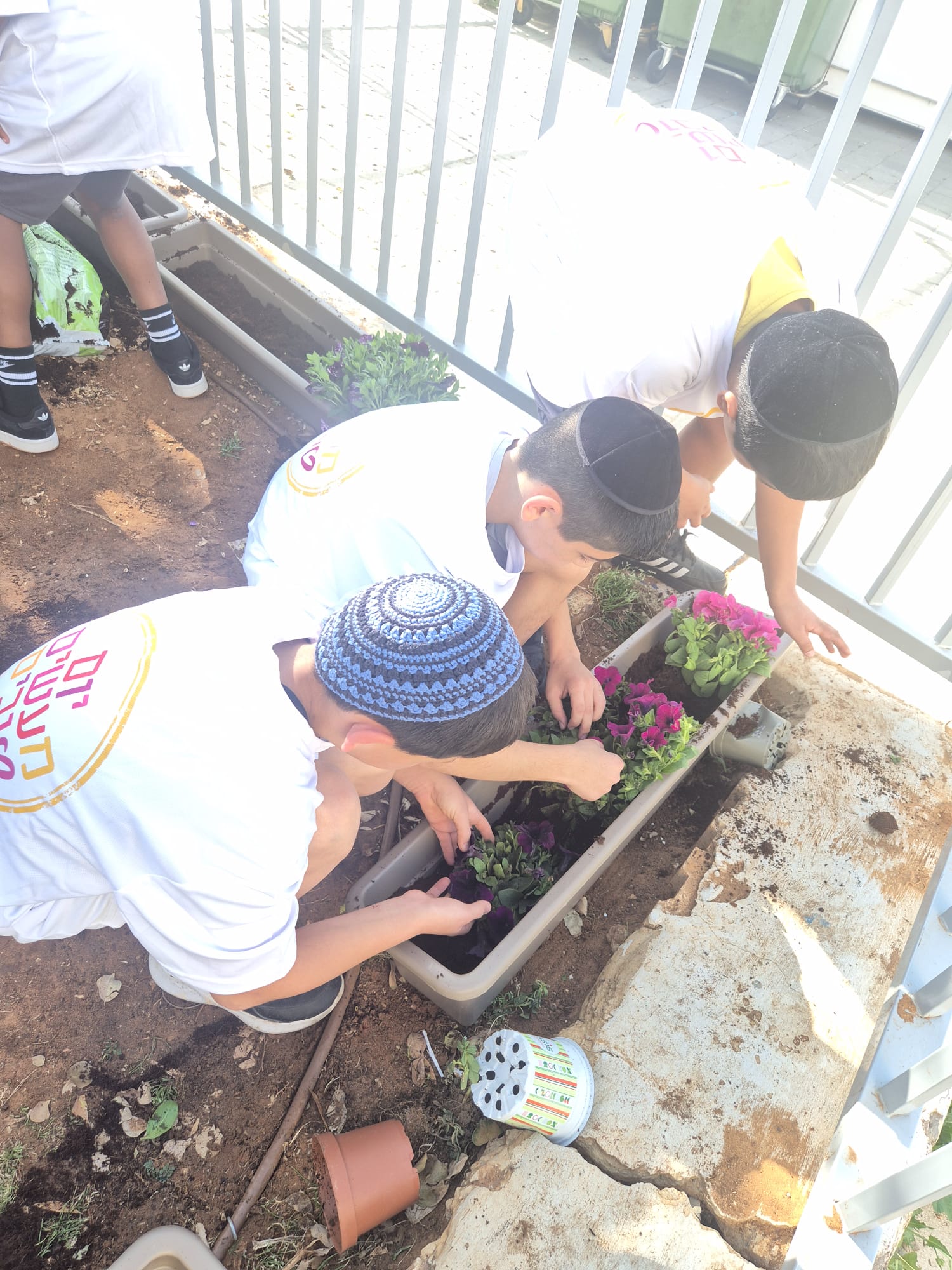  חלוקת מתנות לחיילים